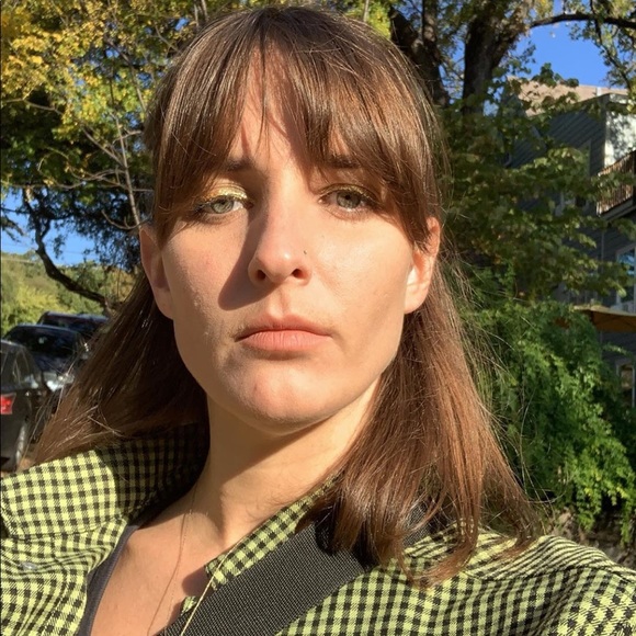 Meet your Posher, Michelle - Picture 1 of 1